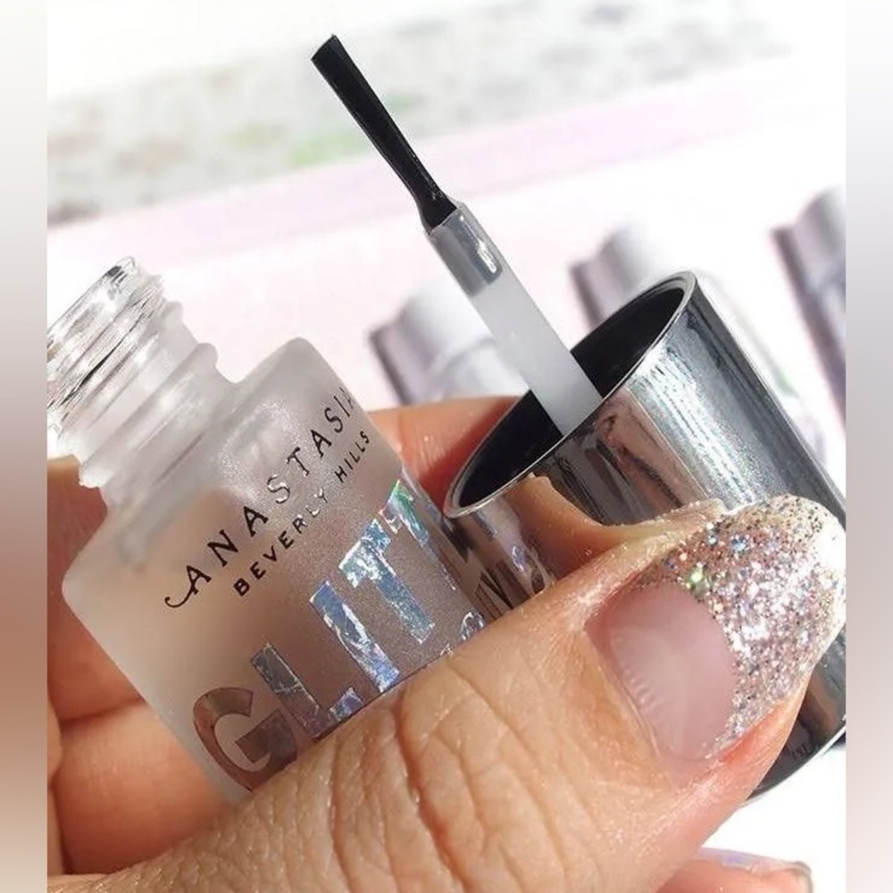 Anastasia Beverly Hills Holiday Loose Glitter Kit - Picture 4 of 10